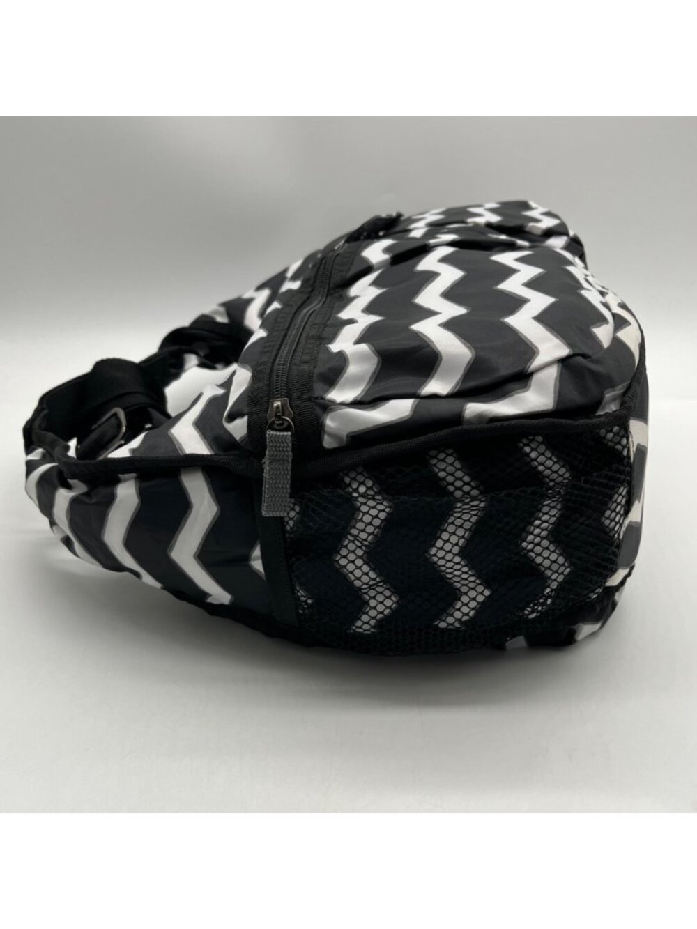 Thirty-One Explorista Nylon Black & White Crossbody Bag - Picture 3 of 11